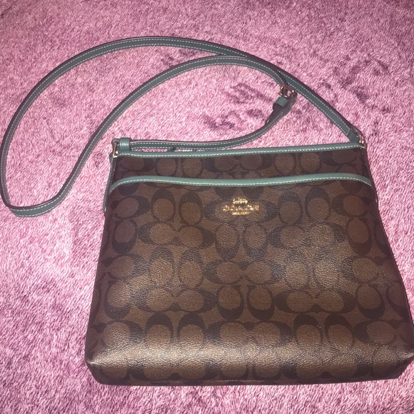 Coach Handbags - Coach Purse!!
